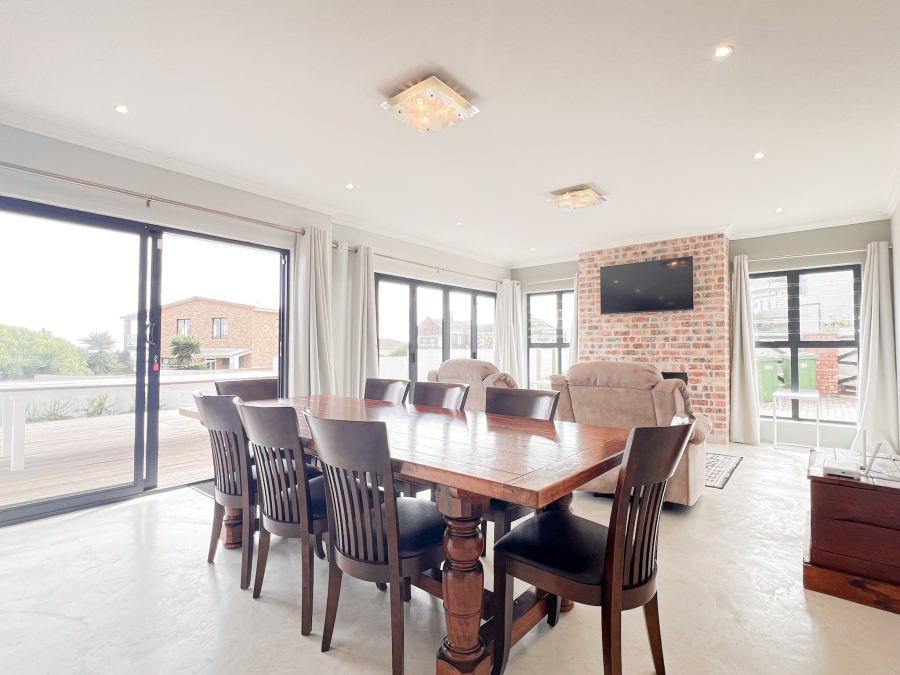 5 Bedroom Property for Sale in Myburgh Park Western Cape
